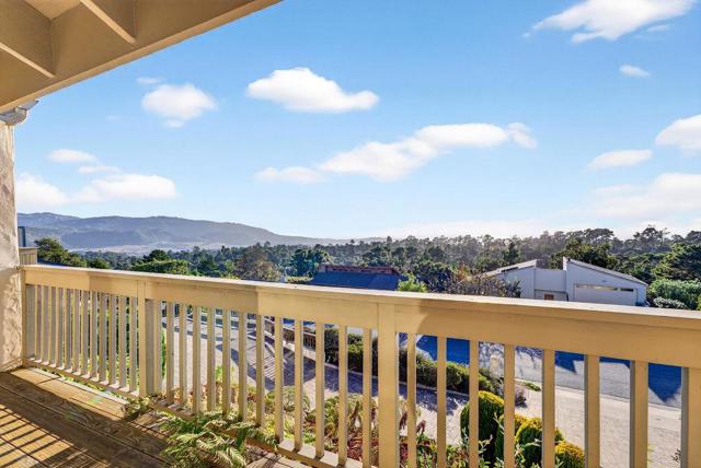 3475 Edgefield Place, Carmel CA: https://media.crmls.org/mediaz/597547c5-e782-4cb0-bc46-f7791b8bc163.jpg