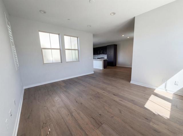 Detail Gallery Image 3 of 36 For 951 Camino Aldea, Chula Vista,  CA 91913 - 4 Beds | 3 Baths