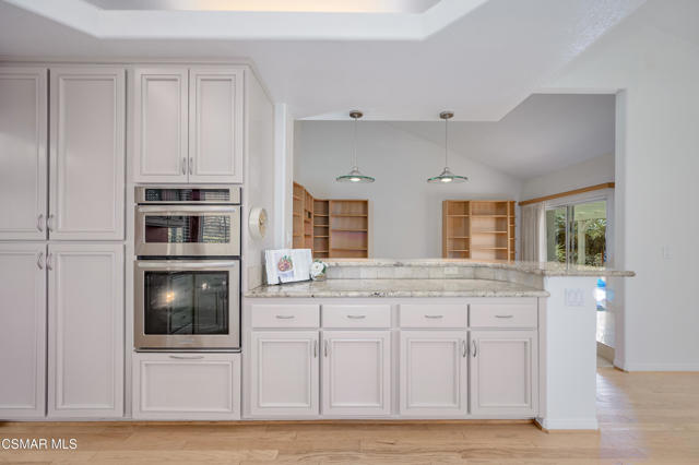 3695 Mapleknoll Place, Thousand Oaks CA: https://media.crmls.org/mediaz/5976275f-2f0f-425c-ab6c-a2c5e4b73b29.jpg