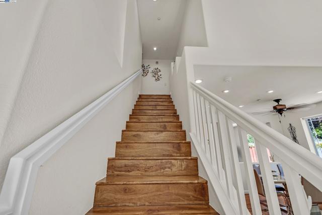 100 Arroyo Ct, Union City CA: https://media.crmls.org/mediaz/59768b23-2291-46a1-9c78-011d8f47c76c.jpg