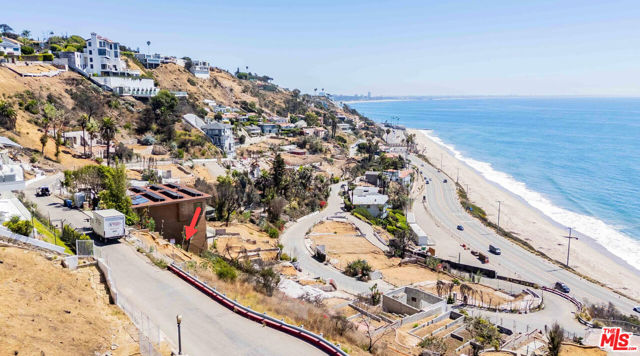 17884 Castellammare Drive, Pacific Palisades CA: https://media.crmls.org/mediaz/5976f2f2-5303-4f87-8933-b766ffba67aa.jpg