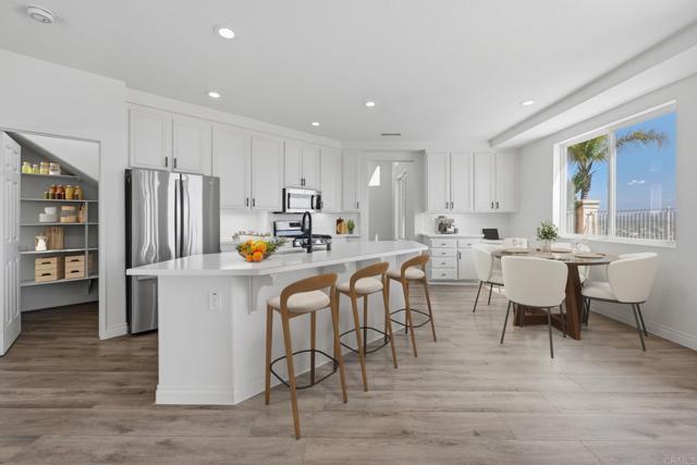 Detail Gallery Image 17 of 48 For 29 Villa Valtelena, Lake Elsinore,  CA 92532 - 4 Beds | 3 Baths