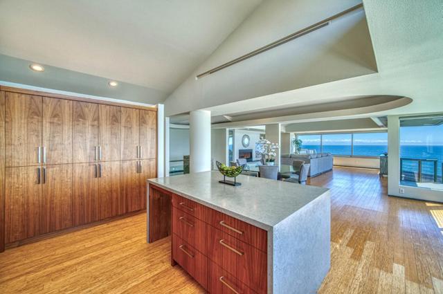 420 Seaview Drive, Aptos CA: https://media.crmls.org/mediaz/59779c85-37f0-4d3f-956f-1a1b9c389614.jpg