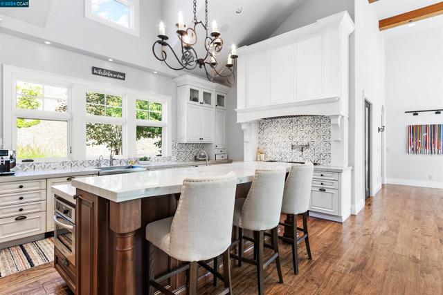8 Julianna Court, Moraga CA: https://media.crmls.org/mediaz/5977e8c6-8cbd-4fd9-b8d4-e5b63487dcb0.jpg