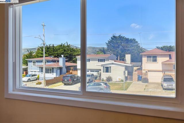 232 Longford Dr, South San Francisco CA: https://media.crmls.org/mediaz/5977fb71-a930-4508-94c5-4317d51c9189.jpg