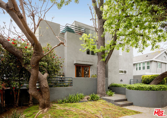 2408 34th Street, Santa Monica CA: https://media.crmls.org/mediaz/597899bd-8cc4-46e4-818c-5001e70ca1c0.jpg