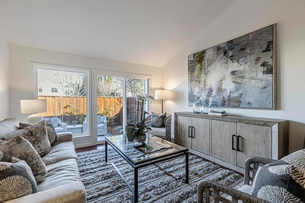 10995 Northseal Square