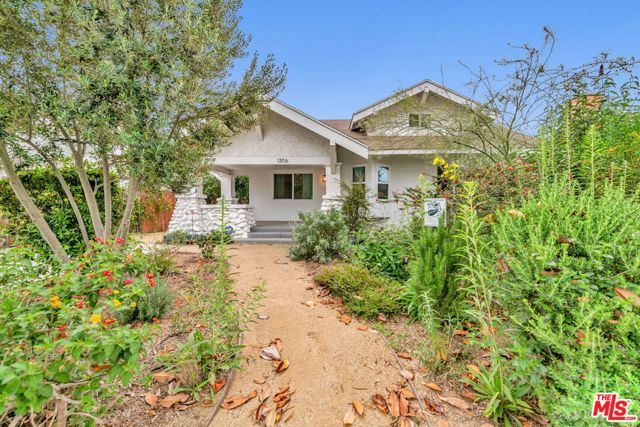 1304 -1306 W 48th Street, Los Angeles CA: https://media.crmls.org/mediaz/597914fe-0f8c-4d99-8dc0-507d61d95461.jpg