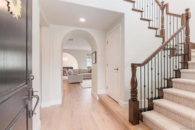 13571 Lopelia Meadows Pl, San Diego CA: https://media.crmls.org/mediaz/59792f6a-6924-4f4a-81ab-dbb7146cb697.jpg