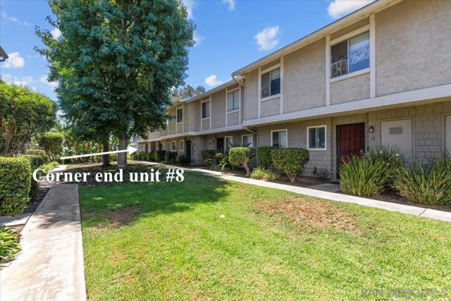 2112 East Vista Way, Vista CA: https://media.crmls.org/mediaz/597a0dd1-c03d-411b-9f6e-69028cad53f5.jpg
