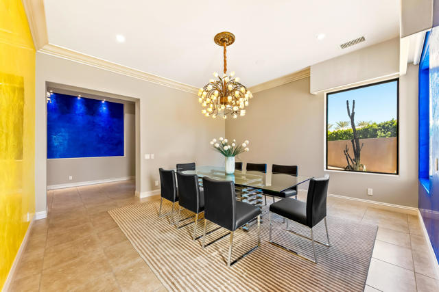 15 Sun Ridge Circle, Rancho Mirage CA: https://media.crmls.org/mediaz/597ad1bc-a303-476f-8bb9-b2f561a0941b.jpg