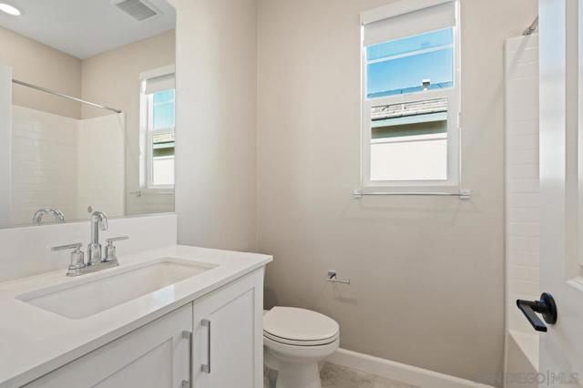 1938 Julie Dawn Pl, Escondido CA: https://media.crmls.org/mediaz/597b31ce-34cc-4fce-8f19-d26e12462c1d.jpg