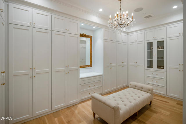 2060 Windover Road, Pasadena CA: https://media.crmls.org/mediaz/597b4fc3-42d3-4b7b-b884-48a51647128b.jpg