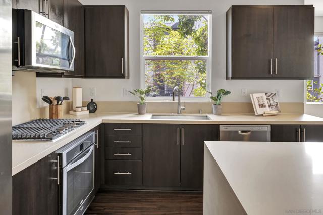 7786 Stylus Dr, San Diego CA: https://media.crmls.org/mediaz/597bb683-d1cd-4e48-a1a7-e7dae7a4b7ac.jpg