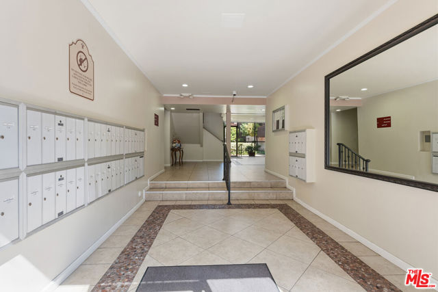 1 Bed Home for Sale in Los Angeles, California