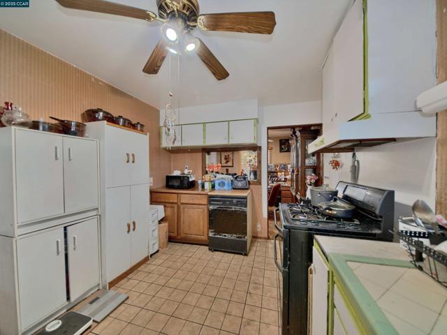 848 Linda Vista Street, San Jose CA: https://media.crmls.org/mediaz/597cbd26-4339-462d-9594-dae521360360.jpg