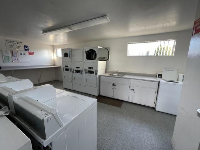 279 Moss St, Chula Vista CA: https://media.crmls.org/mediaz/597ce9c9-2735-40aa-b2fc-17c3bf4cbb05.jpg