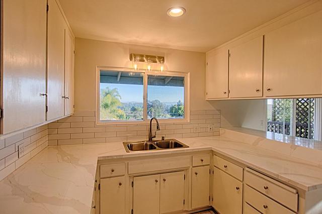 3510 Putter Drive, Soquel CA: https://media.crmls.org/mediaz/597d0a64-f363-451a-a6b5-56ac2188092d.jpg