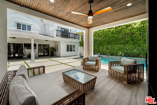 4469 Stern Avenue, Sherman Oaks CA: https://media.crmls.org/mediaz/597d1e1e-a80c-47aa-91bf-9adc19d039d9.jpg