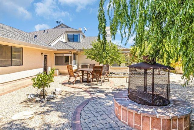 275 Nicholson Drive, Hollister CA: https://media.crmls.org/mediaz/597e143f-0232-4441-8d40-19d0035eb1ba.jpg