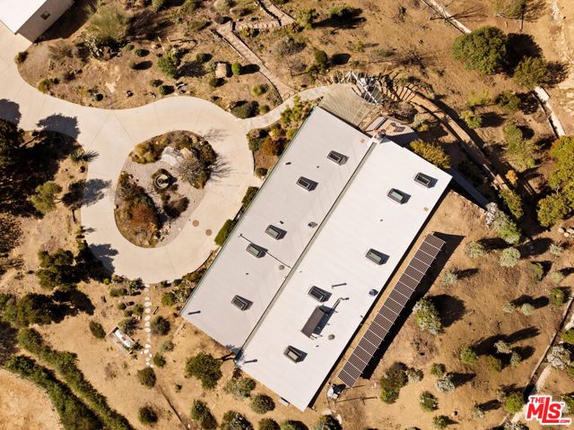 7401 Studio Road, Canoga Park CA: https://media.crmls.org/mediaz/597e5f8c-d0a4-466d-ba57-7775804f3e85.jpg