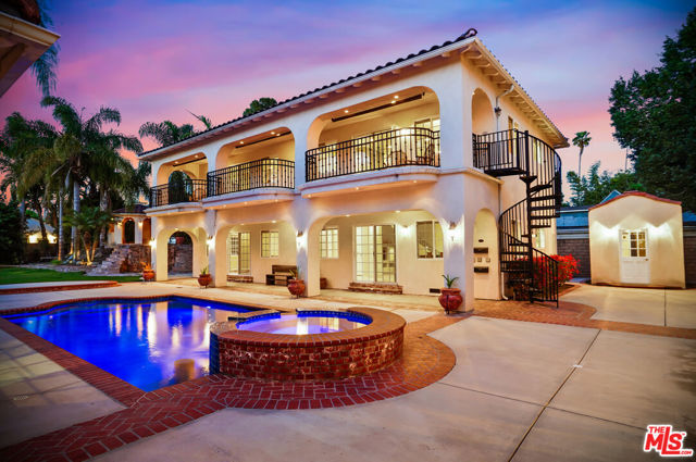 Image 39 of 58 For 10655 Camarillo Street