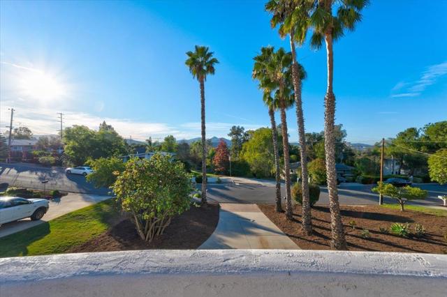 1756 Alhudson Dr, Escondido CA: https://media.crmls.org/mediaz/597ea317-ba48-41bd-a2a6-6a6580cdea65.jpg