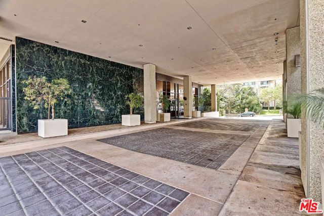 10790 Wilshire Boulevard, Los Angeles CA: https://media.crmls.org/mediaz/597eaa55-78f5-466c-b76a-7a9135ccfeab.jpg