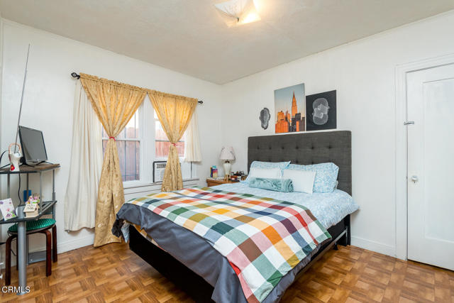 3247 La Clede Avenue, Los Angeles CA: https://media.crmls.org/mediaz/597f4493-cda6-4c4f-ac3e-956f3a1aa130.jpg