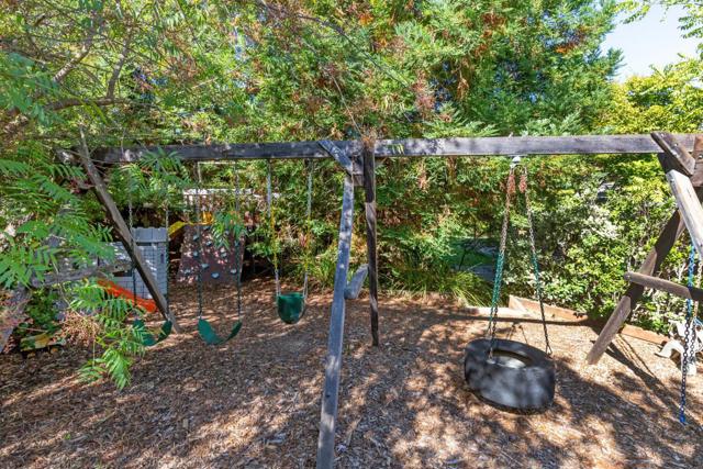 Image 43 of 65 For 14725 Live Oak Lane