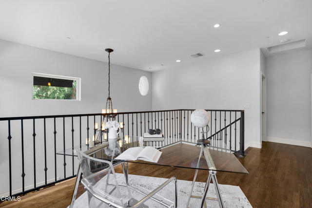 171 N Sunset Place, Monrovia CA: https://media.crmls.org/mediaz/5981a642-4f49-4e7e-9453-29d227ba6a7a.jpg