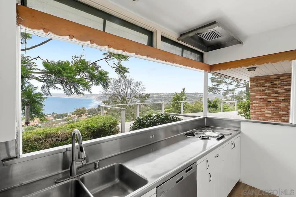 1703 Castellana Rd - photo 12
