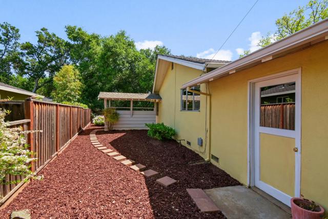 10350 Mann Drive, Cupertino CA: https://media.crmls.org/mediaz/5981ba70-1d10-4dca-a27f-be240e2ce97d.jpg