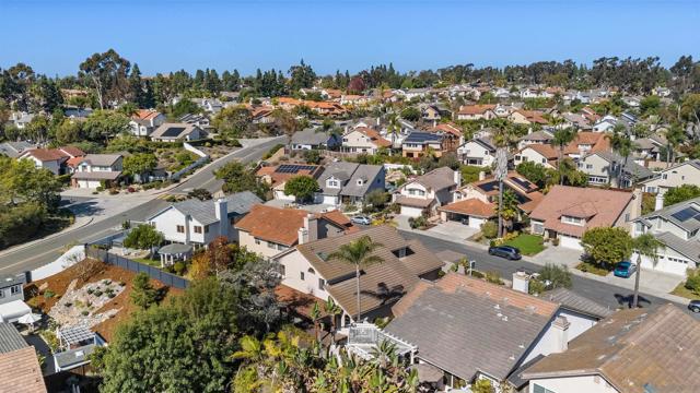 3970 Santa Nella Pl, San Diego CA: https://media.crmls.org/mediaz/5981fafe-9901-4387-9bbb-6a558ec94e30.jpg