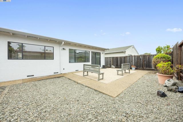 24626 Willimet Way, Hayward CA: https://media.crmls.org/mediaz/5981fbc0-757c-4307-be05-6c2a775a52a8.jpg