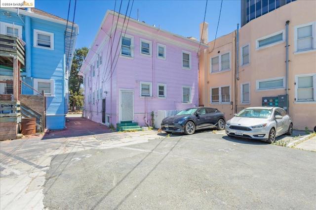 Image 1 of 9 For 2311 Harrison St