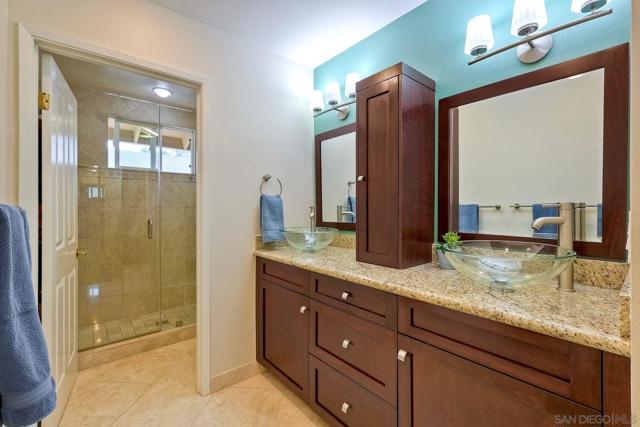 Image 25 of 44 For 10670 Canyon Lake Dr