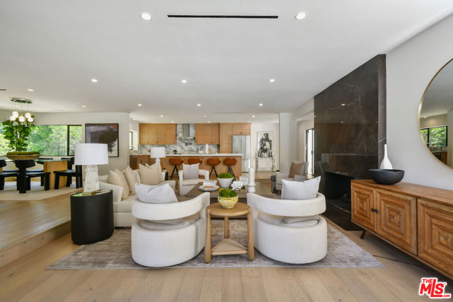3221 Elvido Drive, Los Angeles CA: https://media.crmls.org/mediaz/59831dc9-ac66-43a8-92c2-c771ab6f18d5.jpg