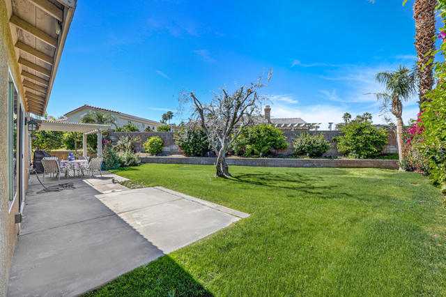 Image 27 of 32 For 81064 La Reina Circle