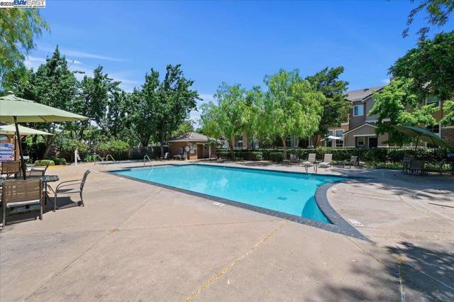 4682 Central Pkwy, Dublin CA: https://media.crmls.org/mediaz/59836b45-d13f-417f-8723-4c3cdb09f626.jpg