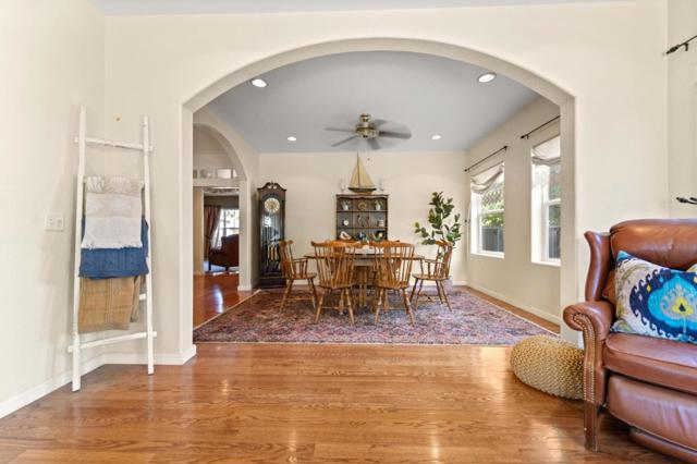 16973 Roberts Road, Los Gatos CA: https://media.crmls.org/mediaz/5983aa1f-87d1-4770-983d-41cf219baba6.jpg