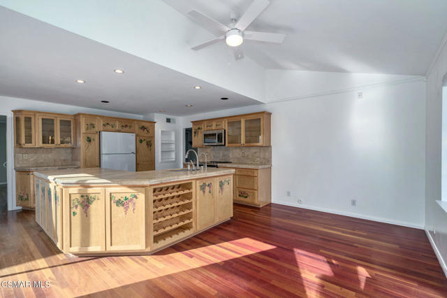 3964 Greenwood Street, Newbury Park CA: https://media.crmls.org/mediaz/59850f53-af6e-452a-a0b4-90bf39a95083.jpg