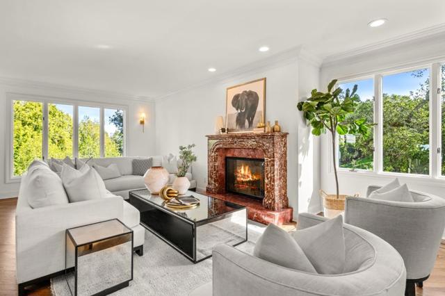 760 Chateau Drive, Hillsborough CA: https://media.crmls.org/mediaz/5985493e-88a5-4d45-af4b-d34db0194c88.jpg