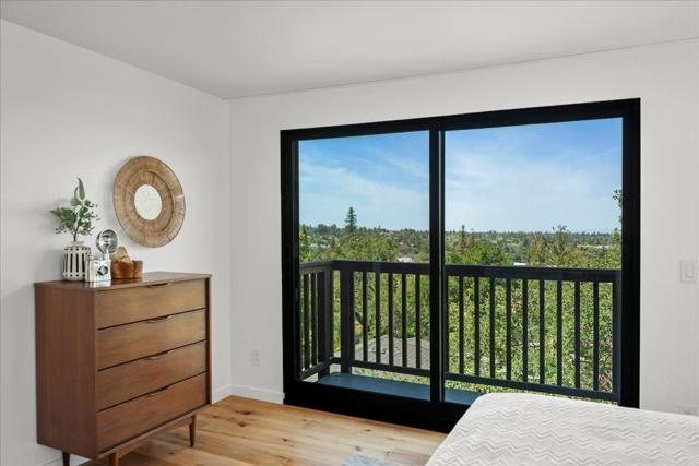 25 Grove Street, Los Gatos CA: https://media.crmls.org/mediaz/59861e70-4f68-4bf0-ae7d-78567729dc78.jpg