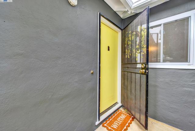 Image 3 of 32 For 3627 Loma Vista Ave