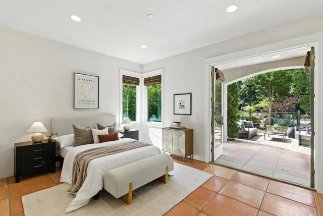 45 Sneckner Court, Menlo Park CA: https://media.crmls.org/mediaz/5986dd96-bca5-4d4c-911f-8c55bf5e2f61.jpg