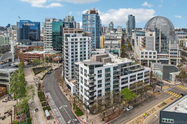 206 Park Blvd, San Diego CA: https://media.crmls.org/mediaz/598727ea-1fa9-4b56-8186-c5ac8e9ee68e.jpg