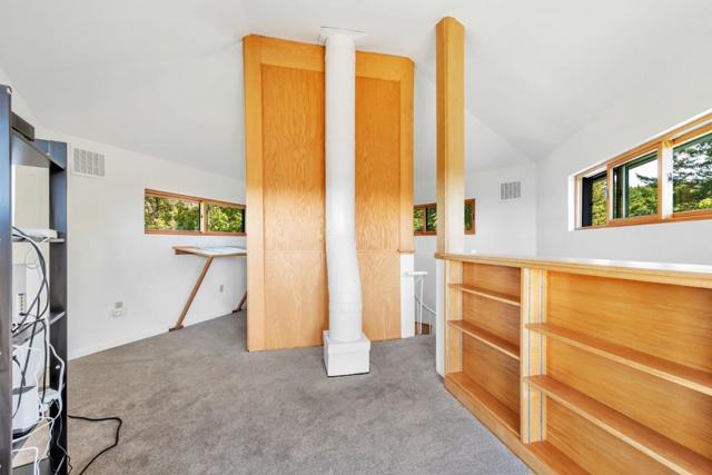 950 Oak Ridge Road, Los Gatos CA: https://media.crmls.org/mediaz/5987377b-0f3b-4a25-9f48-2b6a5defe4d5.jpg