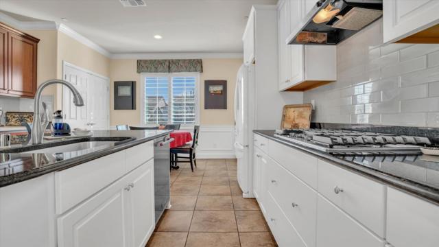 1467 Chestnut Hill Drive, Manteca CA: https://media.crmls.org/mediaz/5987e669-789f-42c3-a31d-1f45aa97f5a4.jpg