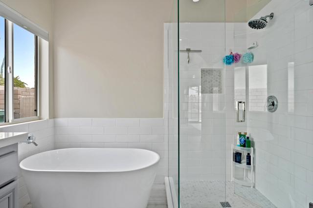 78860 Zenith Way, La Quinta CA: https://media.crmls.org/mediaz/5987e82a-89af-4488-8d18-464d28cc945b.jpg